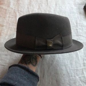 Goorin Bros Army green small fedora